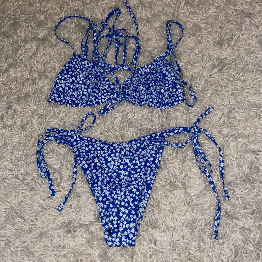 Floral tie front string bikini - Picture 9 of 10